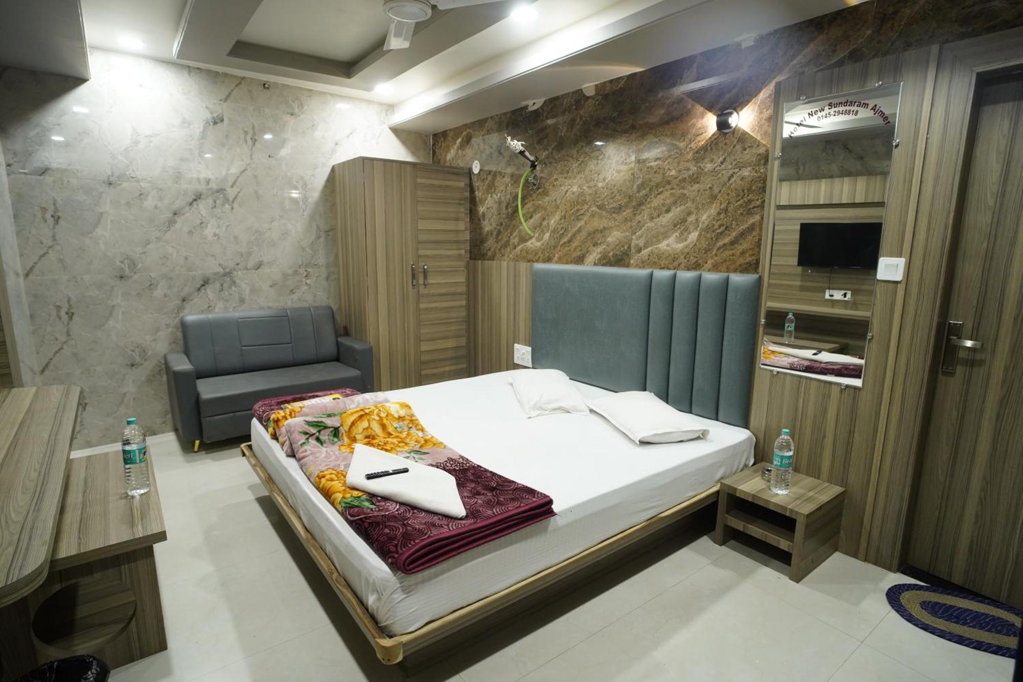Hotel New Sundaram 150 Mtrs From Dargah Аджмер Екстер'єр фото